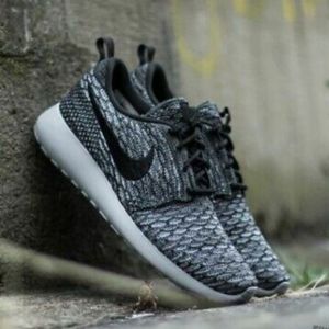 Nike Flyknit Roshe Run black/grey